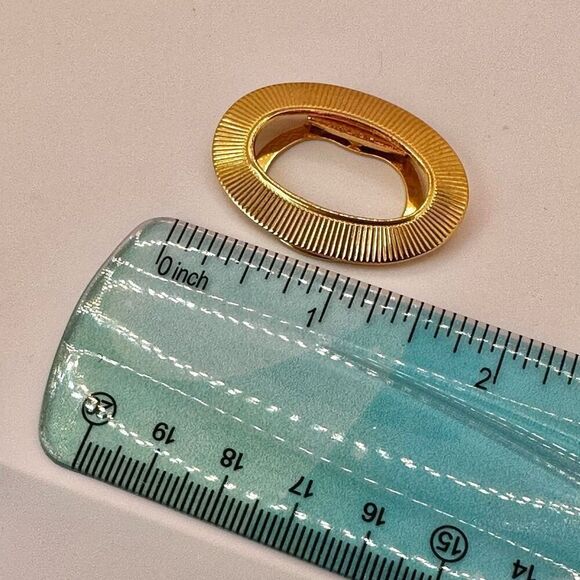 Leiba USA gold tone scarf clip - Picture 5 of 6